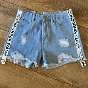 XS Jean shorts worn twice, great condition.